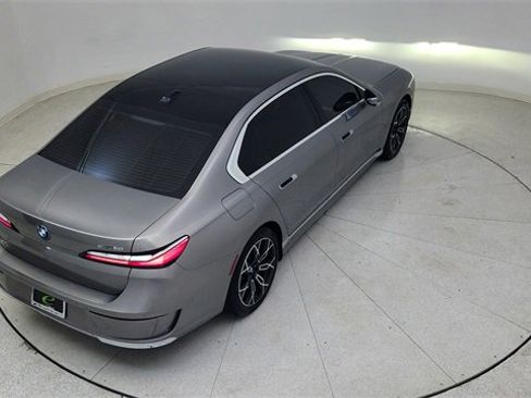Used 2025 BMW i7 eDrive50 image 85