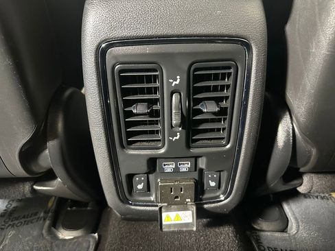 Used 2020 Jeep Grand Cherokee Overland image 31