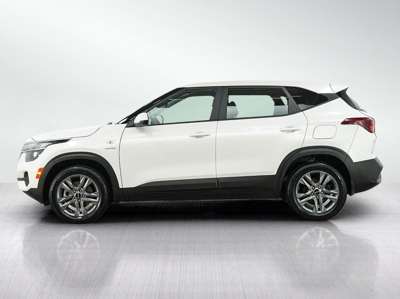 Used 2022 Kia Seltos LX AWD/4WD image 2