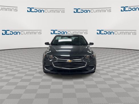 Used 2017 Chevrolet Malibu LT w/ Leather Package image 3