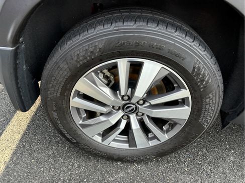 Used 2022 Nissan Pathfinder SL image 32