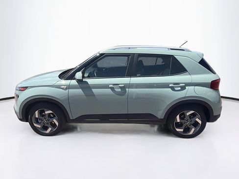 Used 2025 Hyundai Venue SEL FWD image 4