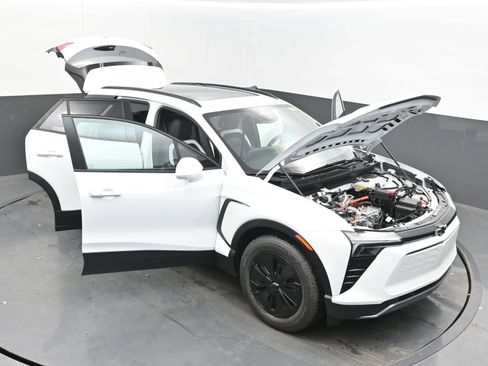 New 2026 Chevrolet Blazer EV LT image 40