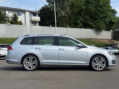 Used 2016 Volkswagen Golf SEL FWD image 5