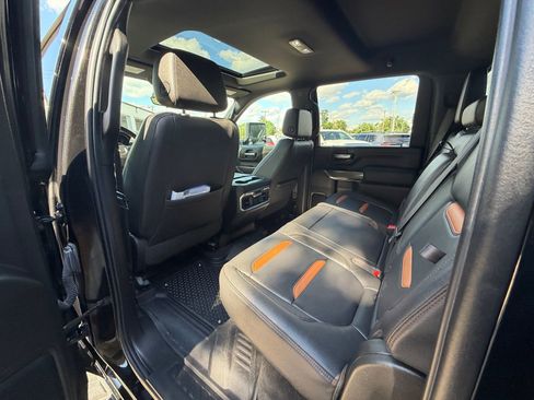 Used 2022 GMC Sierra 2500 AT4 w/ AT4 Premium Plus Package AWD/4WD image 31