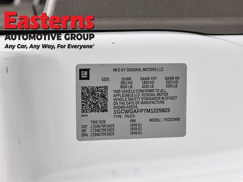 Used 2021 Chevrolet Express 2500 image 33