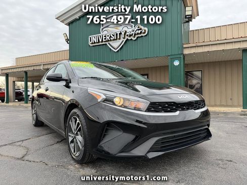 Used 2023 Kia Forte LXS w/ LXS Technology Package image 1