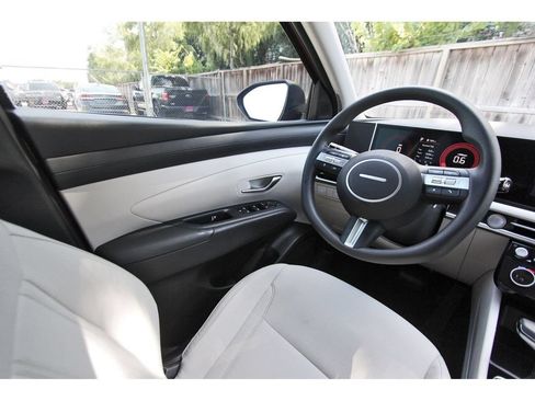 Certified 2026 Hyundai Tucson SEL FWD image 9