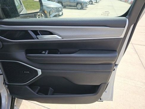 New 2026 Jeep Grand Wagoneer 4WD image 14