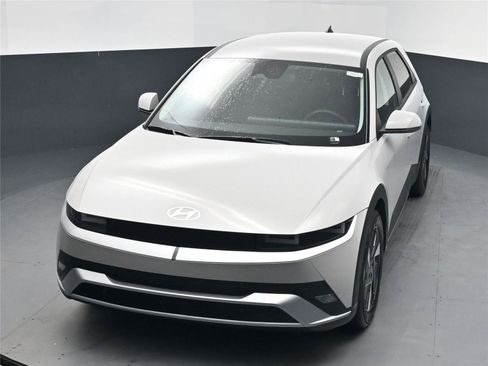 New 2026 Hyundai Ioniq 5 SE image 9