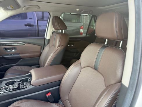 Used 2025 Honda Pilot Elite image 31