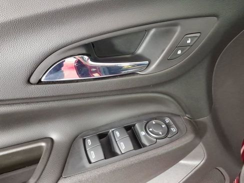 Used 2019 Chevrolet Equinox LT w/ Driver Convenience Package FWD image 15