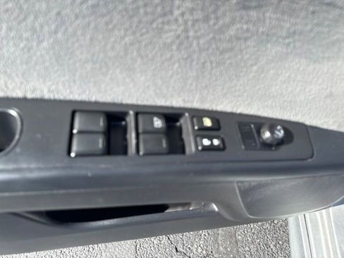 Used 2012 Nissan Sentra 2.0 SR w/ Special Edition Pkg FWD image 13