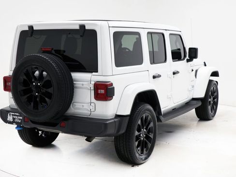 Used 2023 Jeep Wrangler Unlimited Sahara image 9