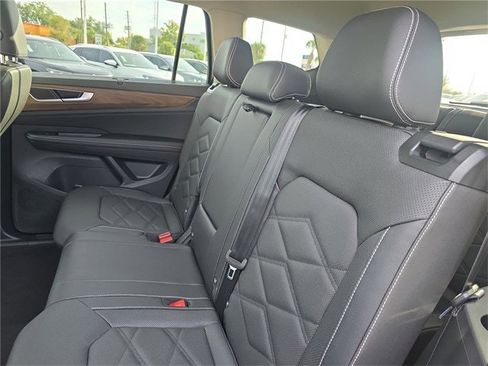 New 2026 Volkswagen Atlas SE image 12