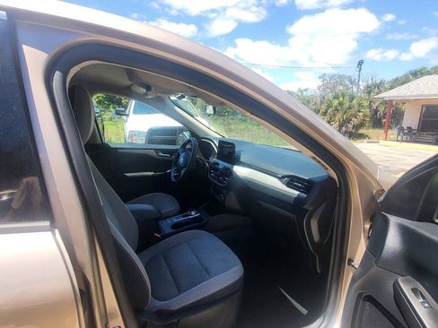 Used 2020 Ford Escape SE FWD image 12