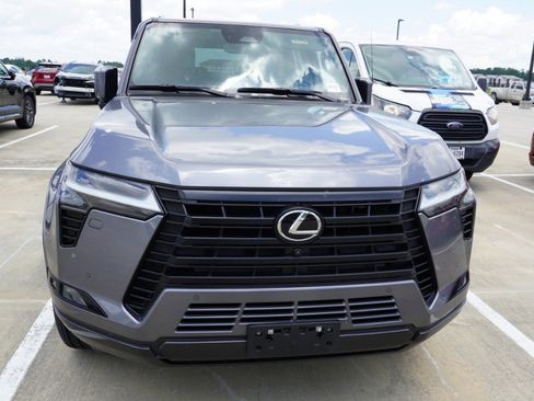 Used 2025 Lexus GX 550 w/ Accessory Package (2T) AWD/4WD image 2