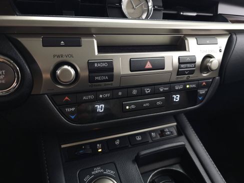 Used 2017 Lexus ES 350 w/ Luxury Package FWD image 25