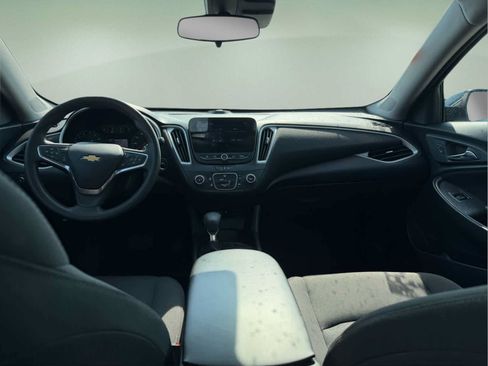 Used 2025 Chevrolet Malibu LS FWD image 12