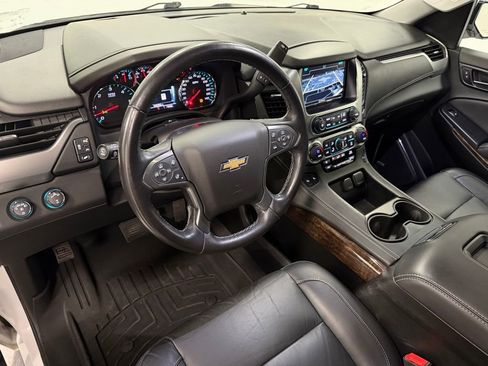 Used 2020 Chevrolet Suburban LT image 12