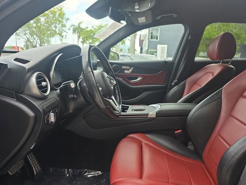 Used 2022 Mercedes-Benz GLC 300 4MATIC w/ AMG Line image 23