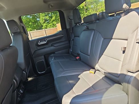 Used 2025 GMC Sierra 1500 SLT AWD/4WD image 14