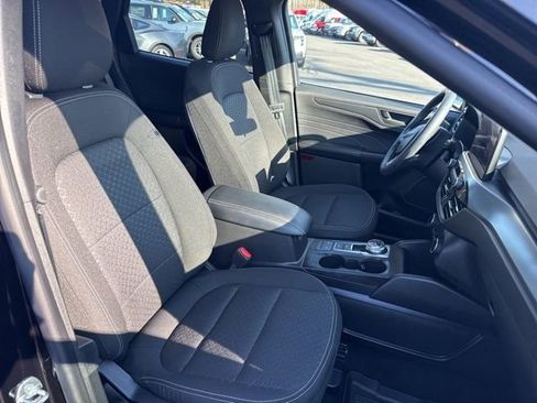 Used 2025 Ford Escape Active w/ Cold Weather Package AWD/4WD image 11