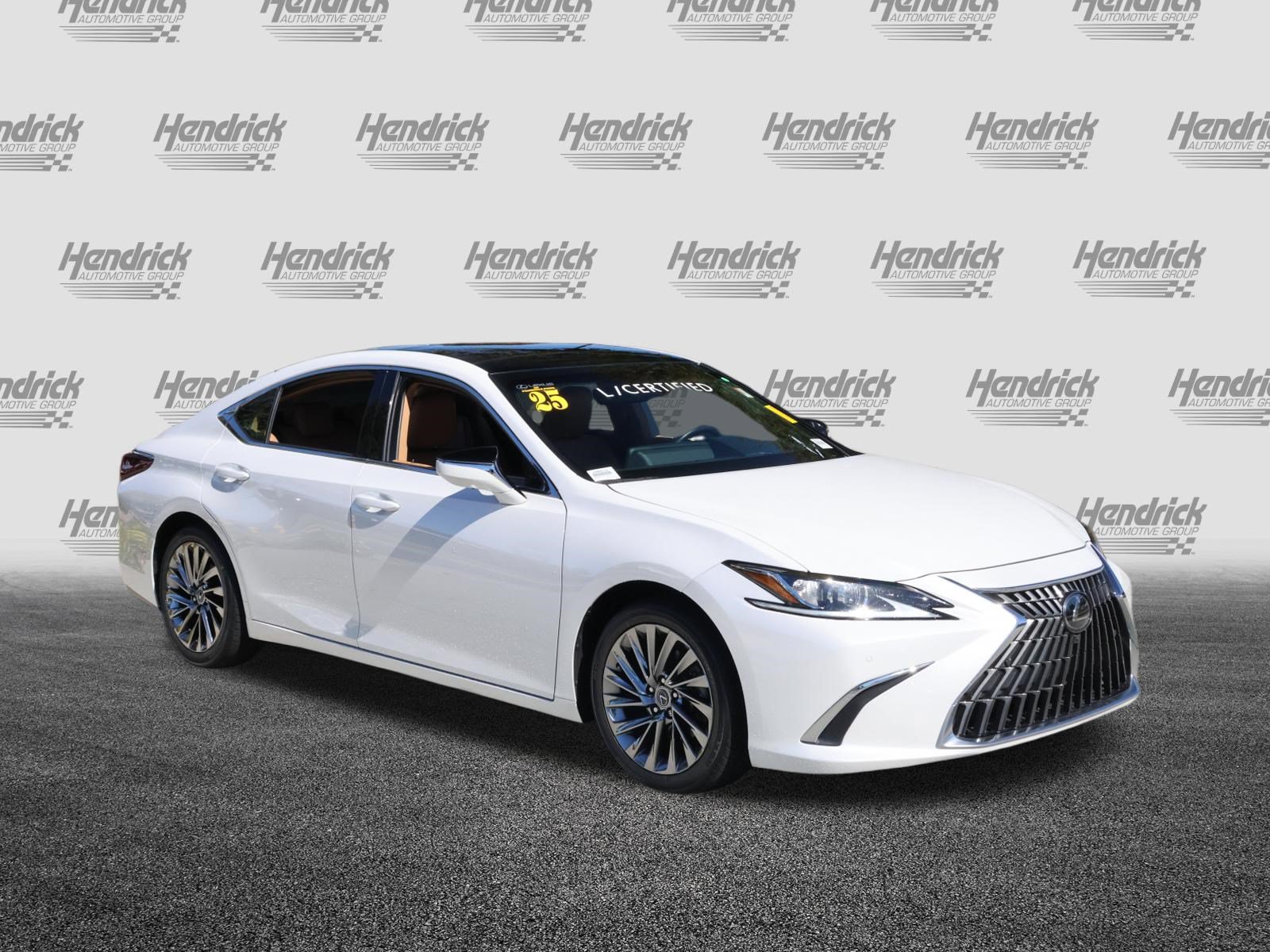 Used 2025 Lexus ES 350 w/ Technology Package FWD image 2