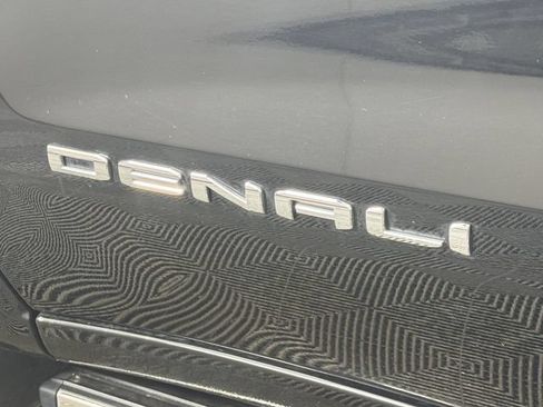 Used 2025 GMC Sierra 1500 Denali Ultimate AWD/4WD image 32