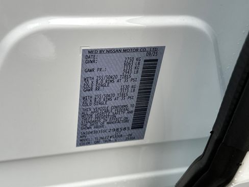 New 2025 Nissan Pathfinder Platinum image 38