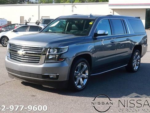 Used 2019 Chevrolet Suburban Premier AWD/4WD image 4