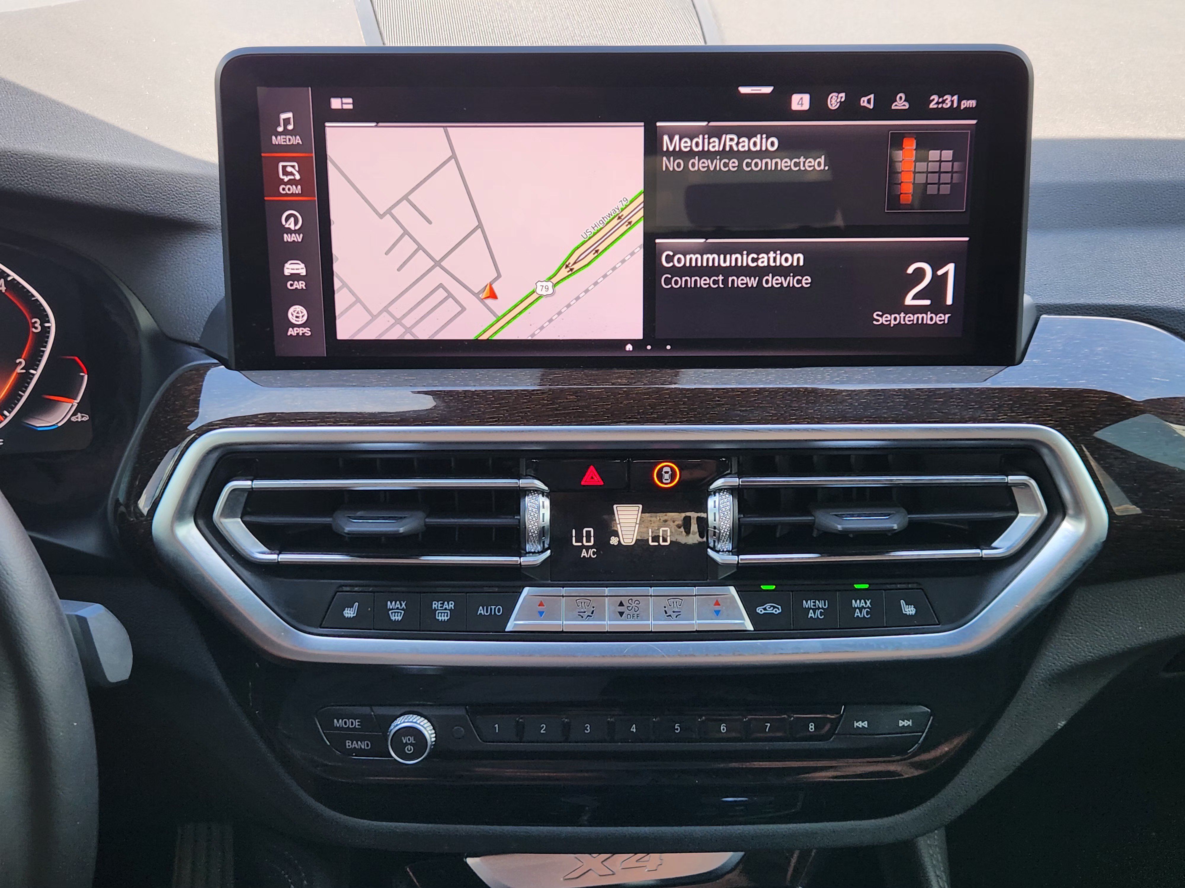 Used 2024 BMW X4 xDrive30i w/ Parking Assistance Package AWD/4WD image 18
