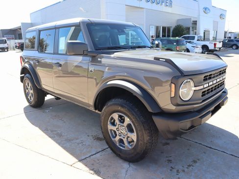 New 2025 Ford Bronco Big Bend AWD/4WD image 1