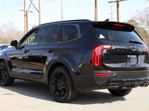 Used 2021 Kia Telluride SX w/ SX Prestige Package image 3