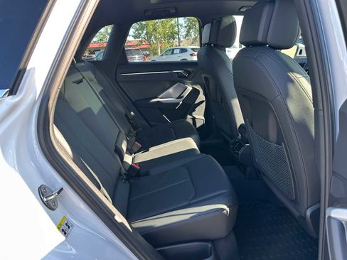 New 2025 Audi Q3 2.0T Premium image 12