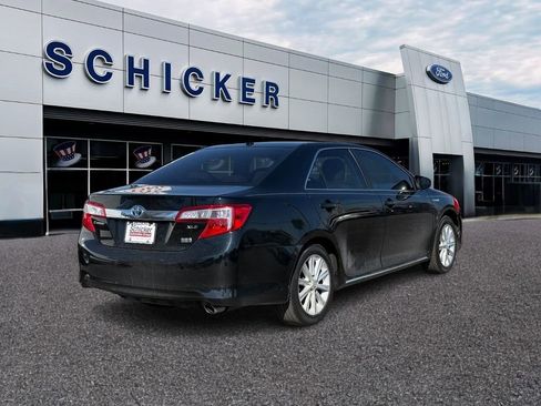 Used 2014 Toyota Camry XLE w/ Leather Package image 2