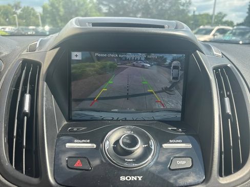 Used 2018 Ford Escape Titanium FWD image 17