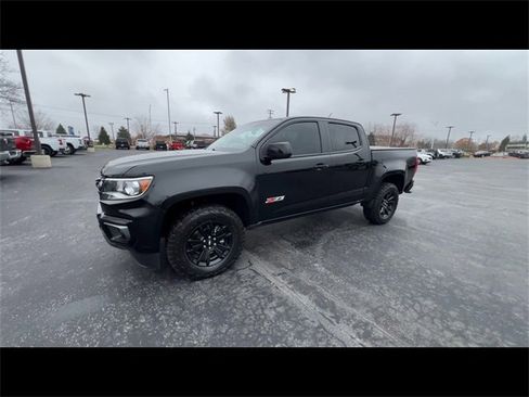 Certified 2021 Chevrolet Colorado Z71 w/ Z71 Midnight Edition image 4