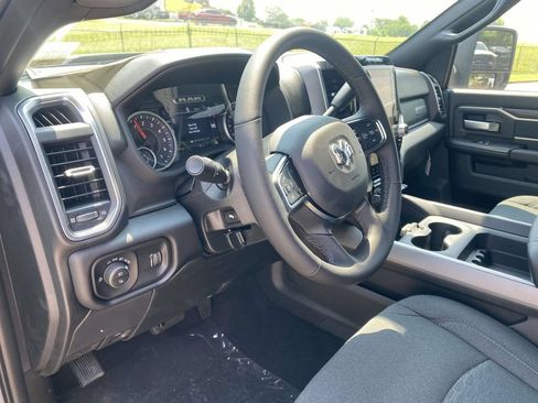 New 2026 RAM 2500 Big Horn AWD/4WD image 18