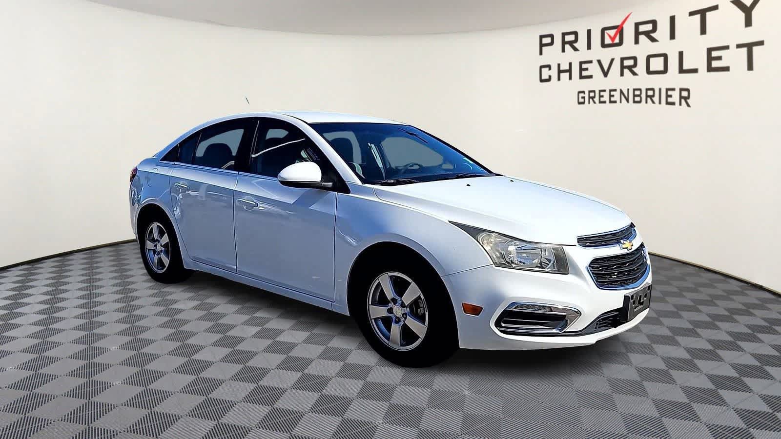 Used 2016 Chevrolet Cruze LT FWD image 2