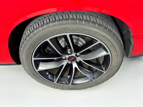 Used 2016 Dodge Challenger R/T Scat Pack RWD image 11