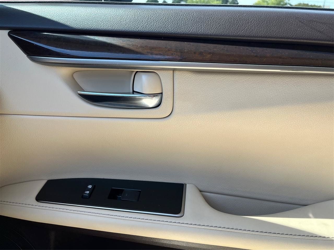 Used 2016 Lexus ES 350 w/ Luxury Package w/Wood Trim FWD image 21