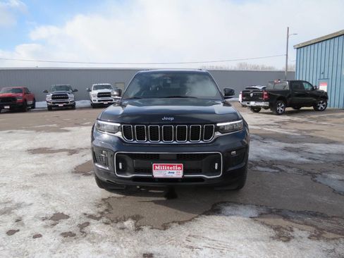 Used 2024 Jeep Grand Cherokee L Overland w/ Trailer Tow Package image 3