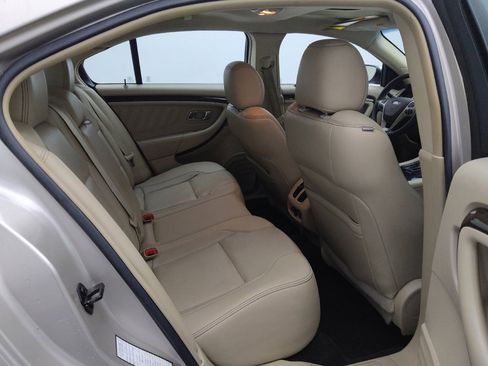 Used 2018 Ford Taurus Limited FWD image 19