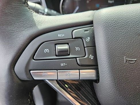 Certified 2025 Cadillac XT6 Premium Luxury FWD image 25