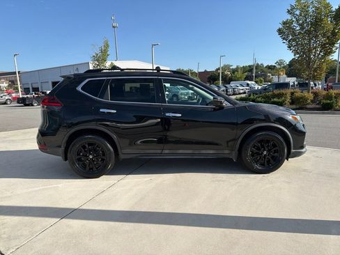 Used 2018 Nissan Rogue SV FWD image 11