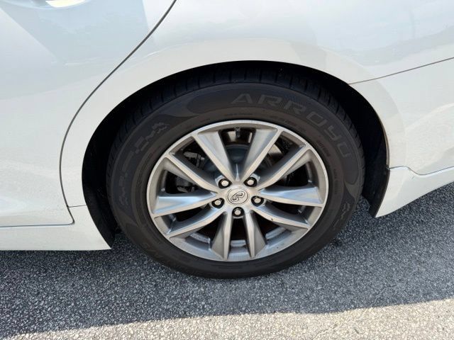 Used 2014 INFINITI Q50 Premium w/ Navigation Package RWD image 5