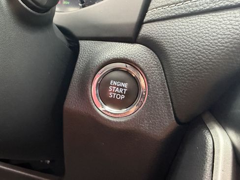 Used 2025 Toyota RAV4 XLE FWD image 29