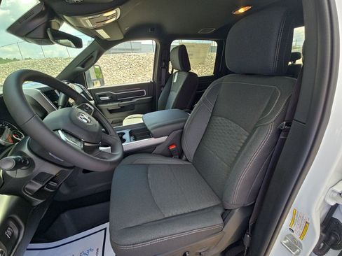 New 2026 RAM 2500 Big Horn AWD/4WD image 17