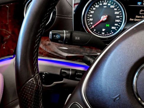 Used 2017 Mercedes-Benz E 300 4MATIC image 44